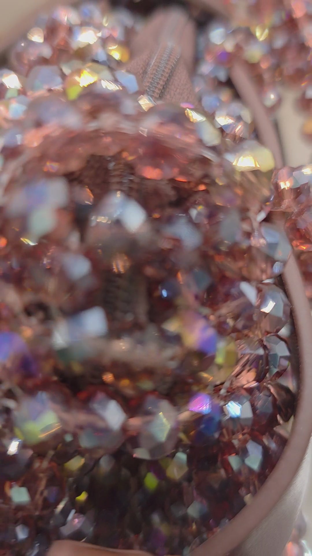 Modèle MIREILLE "taille L" 25x13x9 perles de verre et simili cuir.