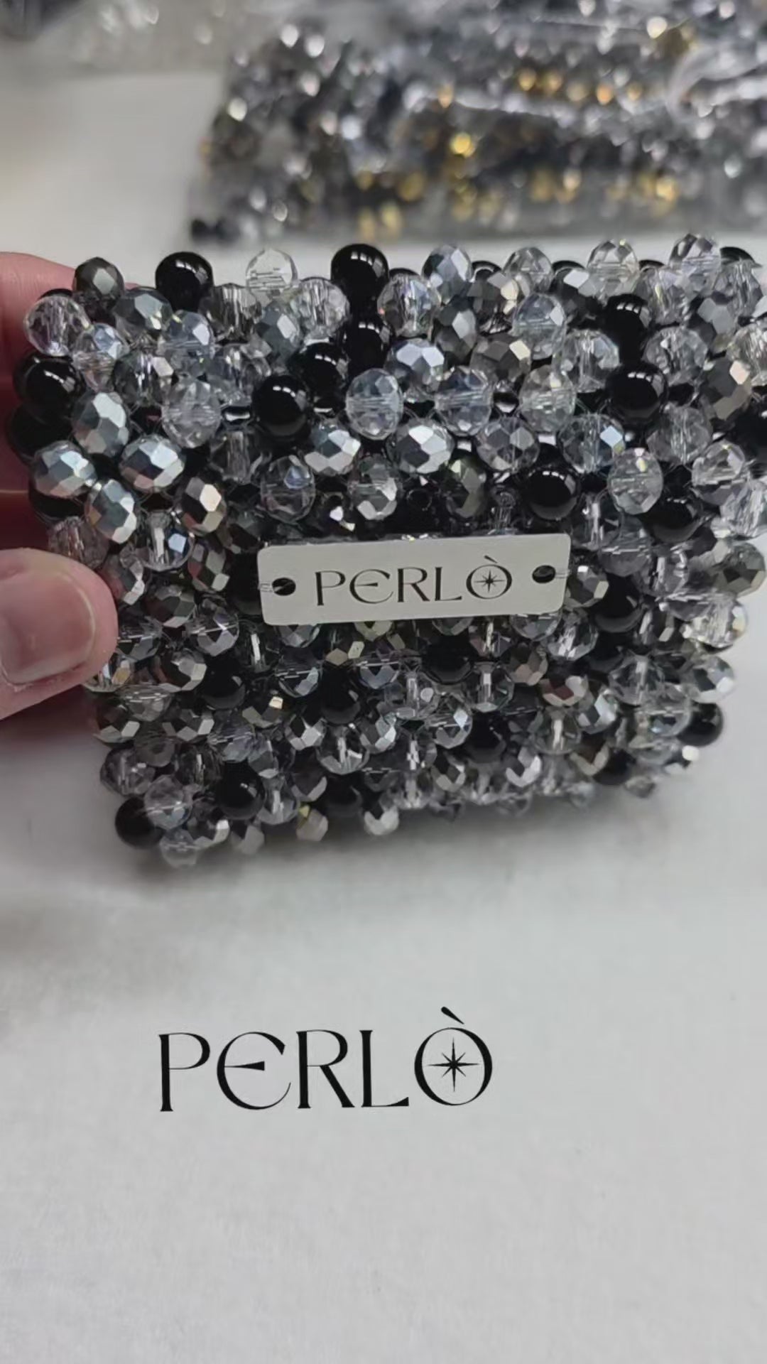 Porte monnaie / cartes perles de verre ou acryliques.