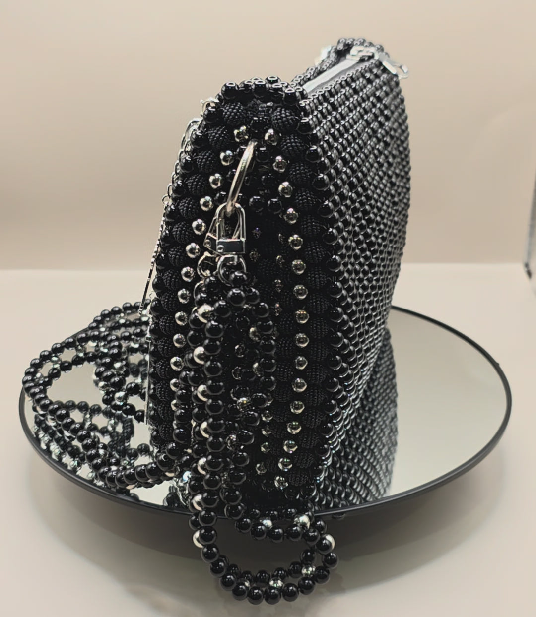 Modèle CHRISTELLE en perles acryliques.