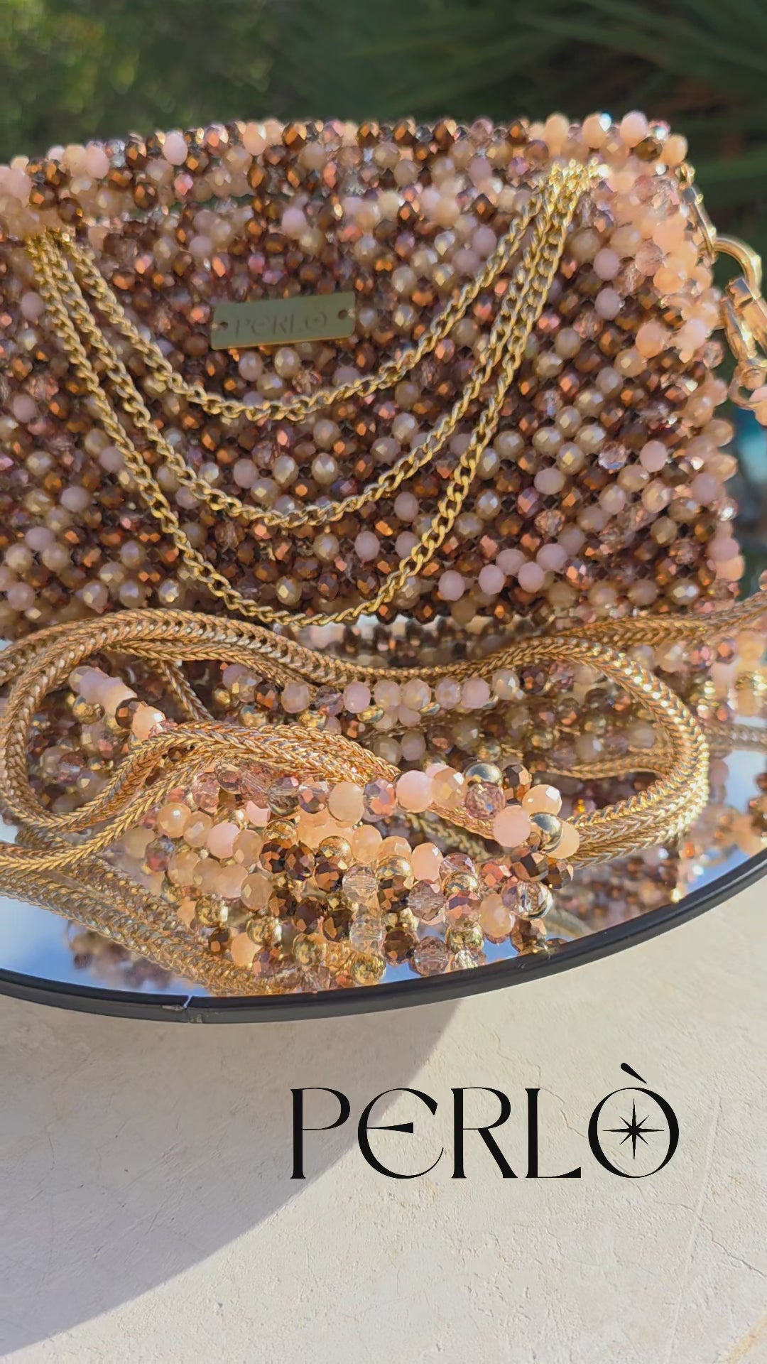 Modèle GHJULIA en perles de verre.