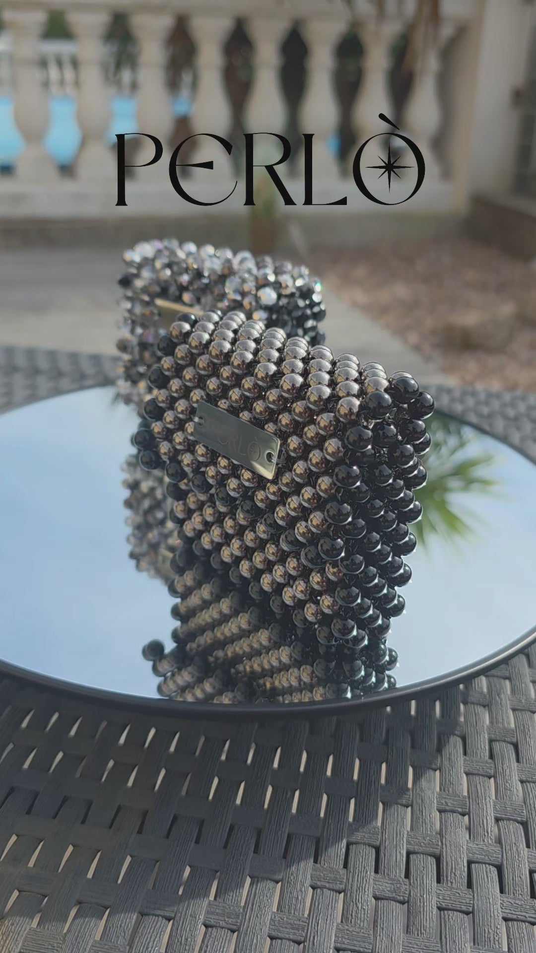 Porte monnaie / cartes perles de verre ou acryliques.