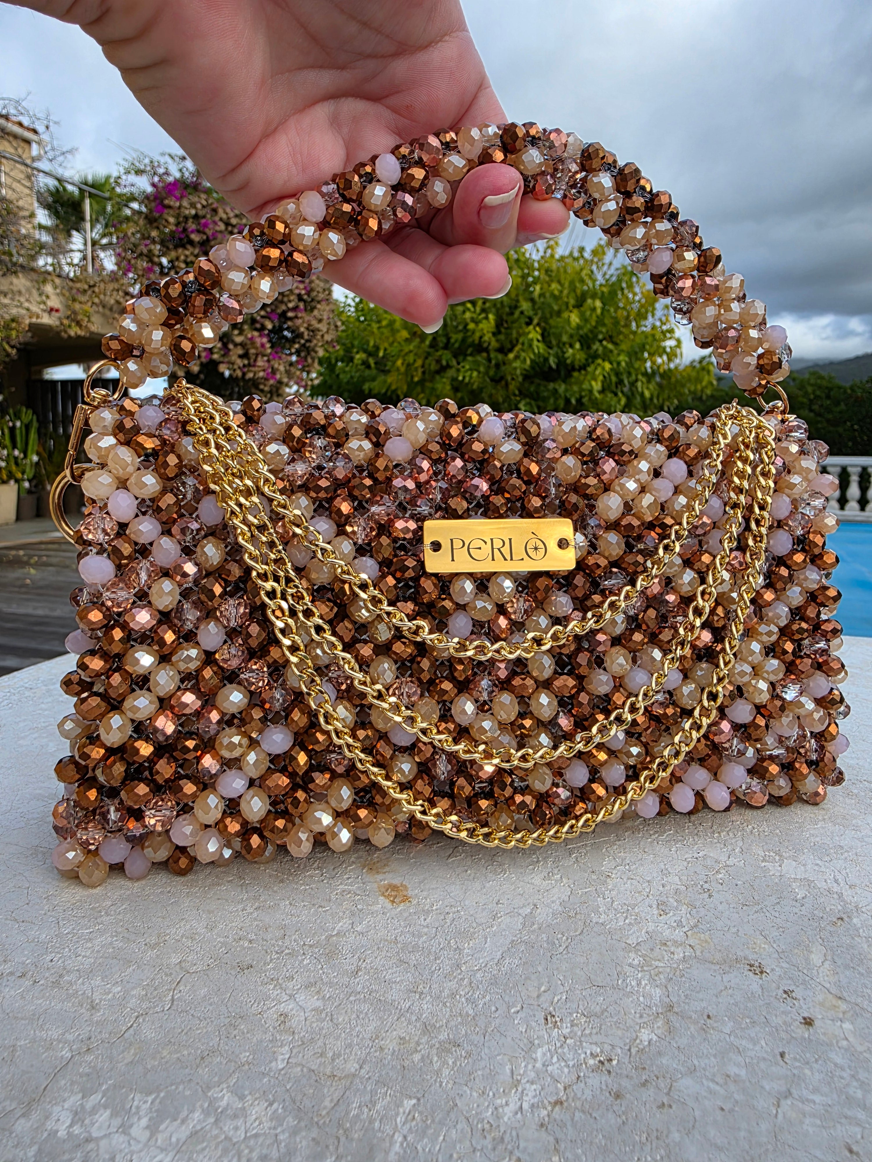 Modèle GHJULIA en perles de verre.