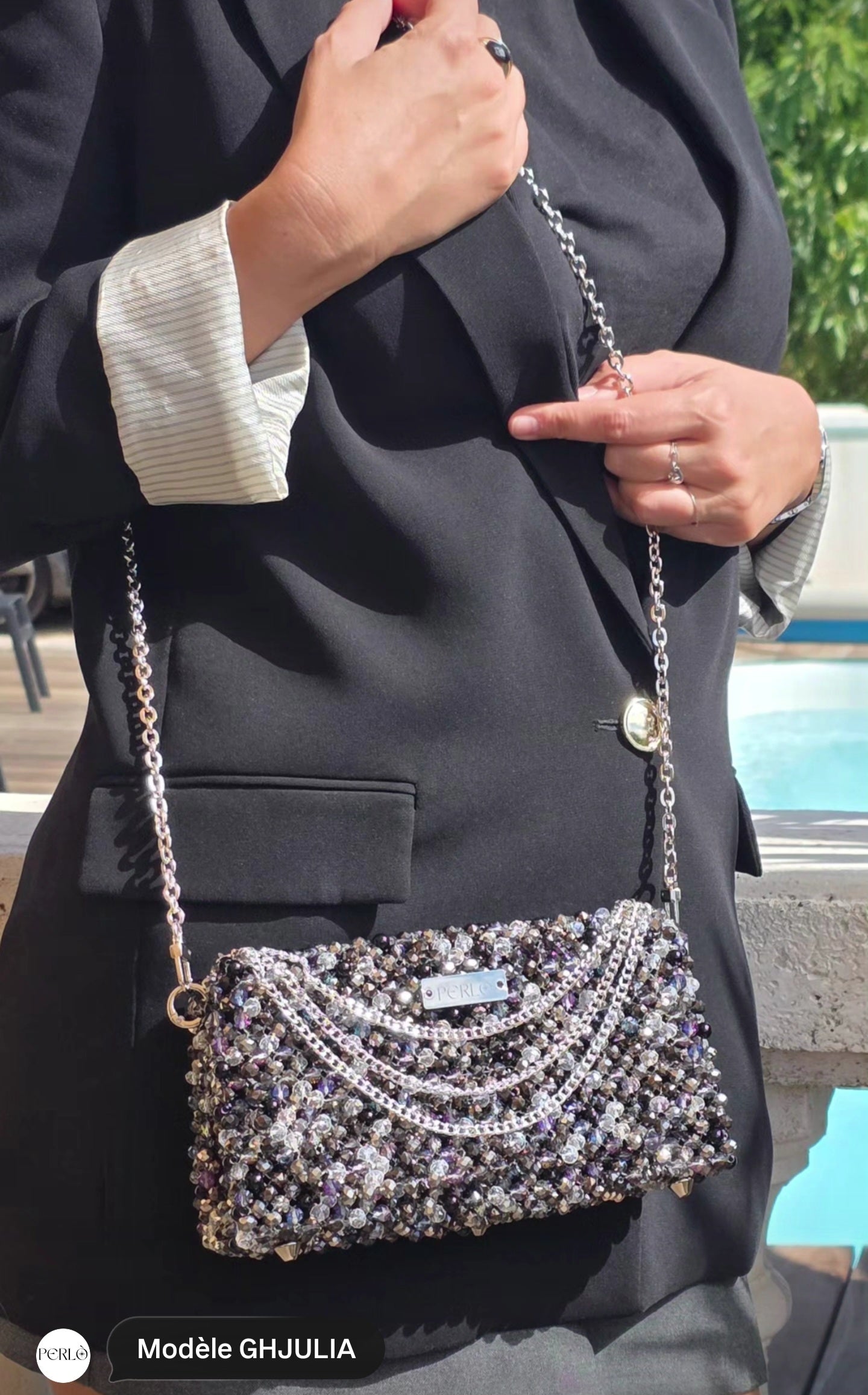 Modèle GHJULIA en perles de verre.