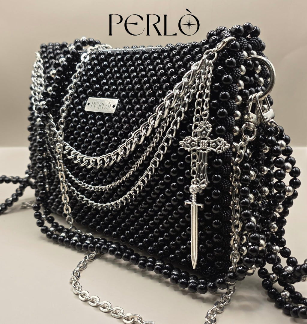 Modèle CHRISTELLE en perles acryliques.