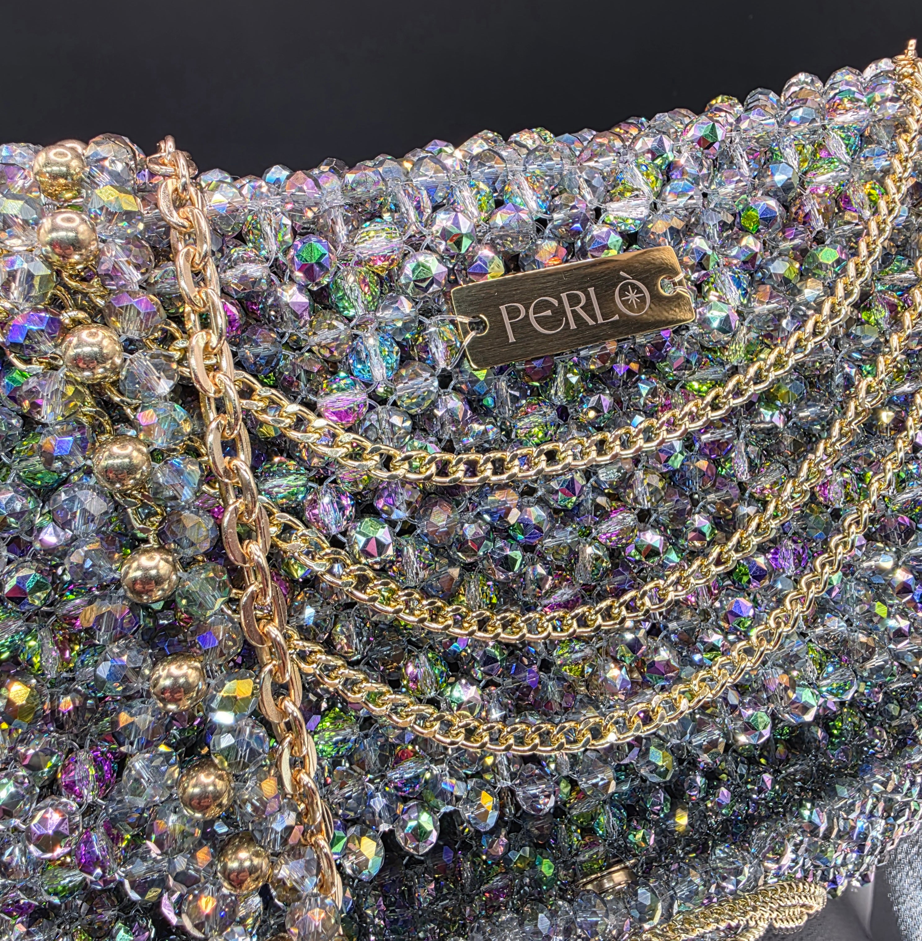 Modèle GHJULIA en perles de verre.