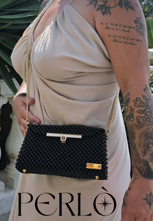 Modèle CLARA en perles acryliques.