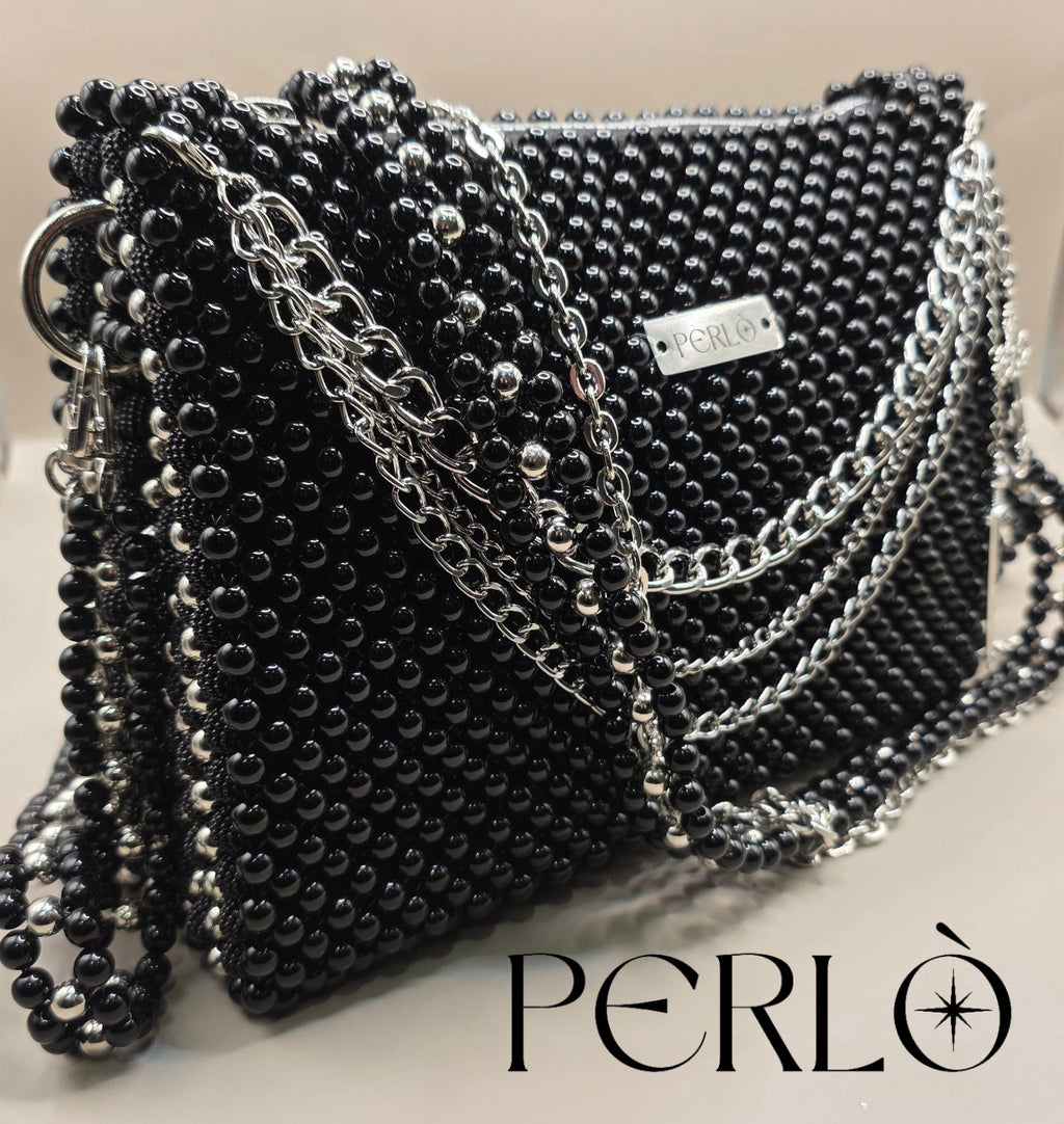 Modèle CHRISTELLE en perles acryliques.