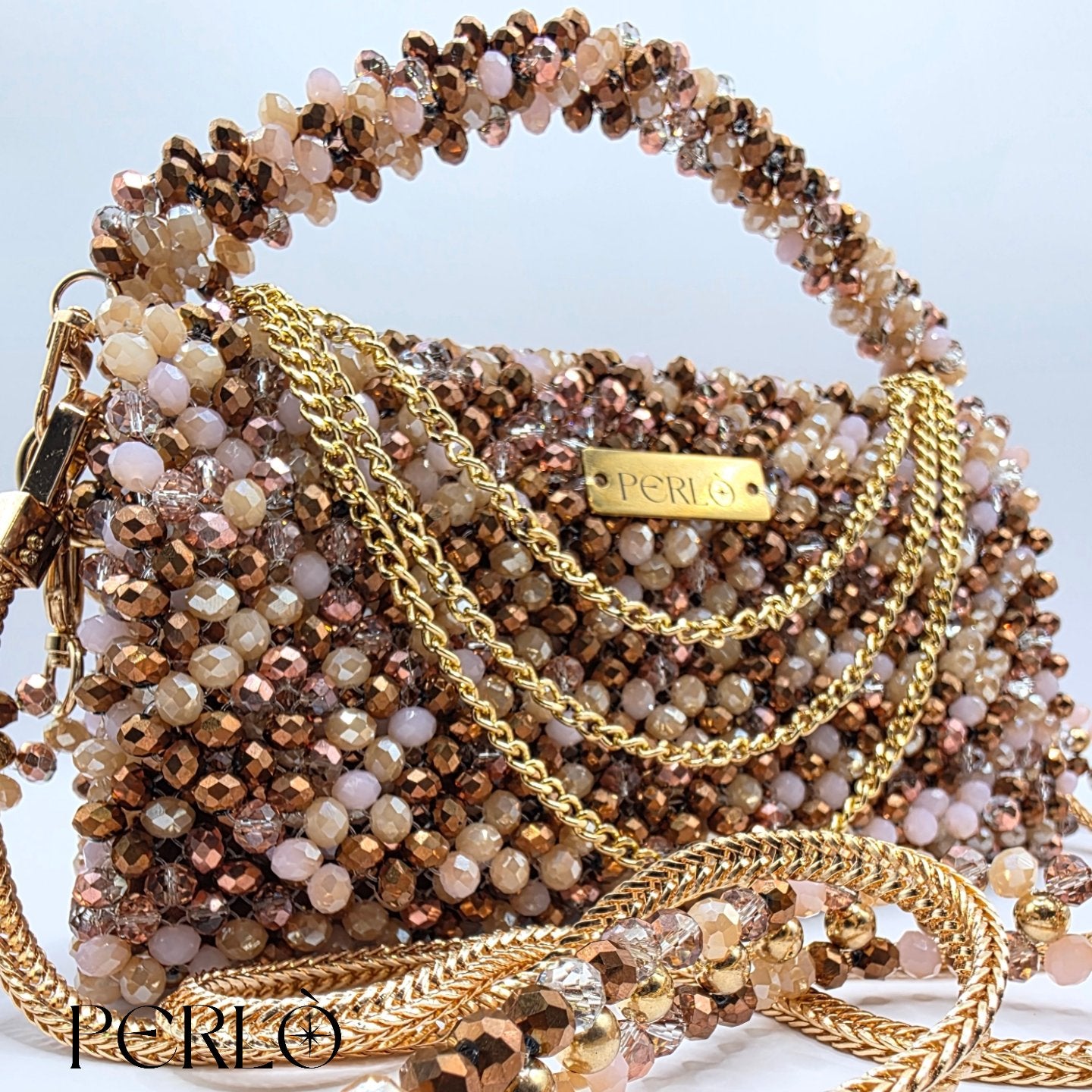 Modèle GHJULIA en perles de verre.